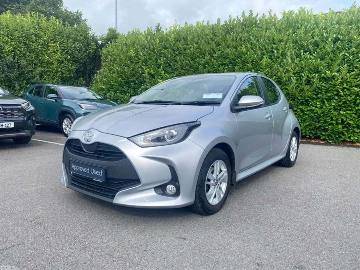 Toyota Yaris Hatchback, Petrol, 2024, Silver