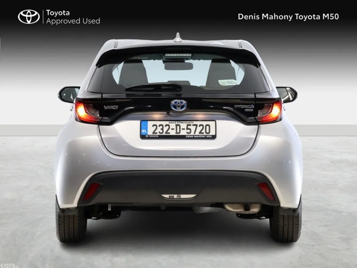 Toyota Yaris Hatchback, Petrol Hybrid, 2023, Silver