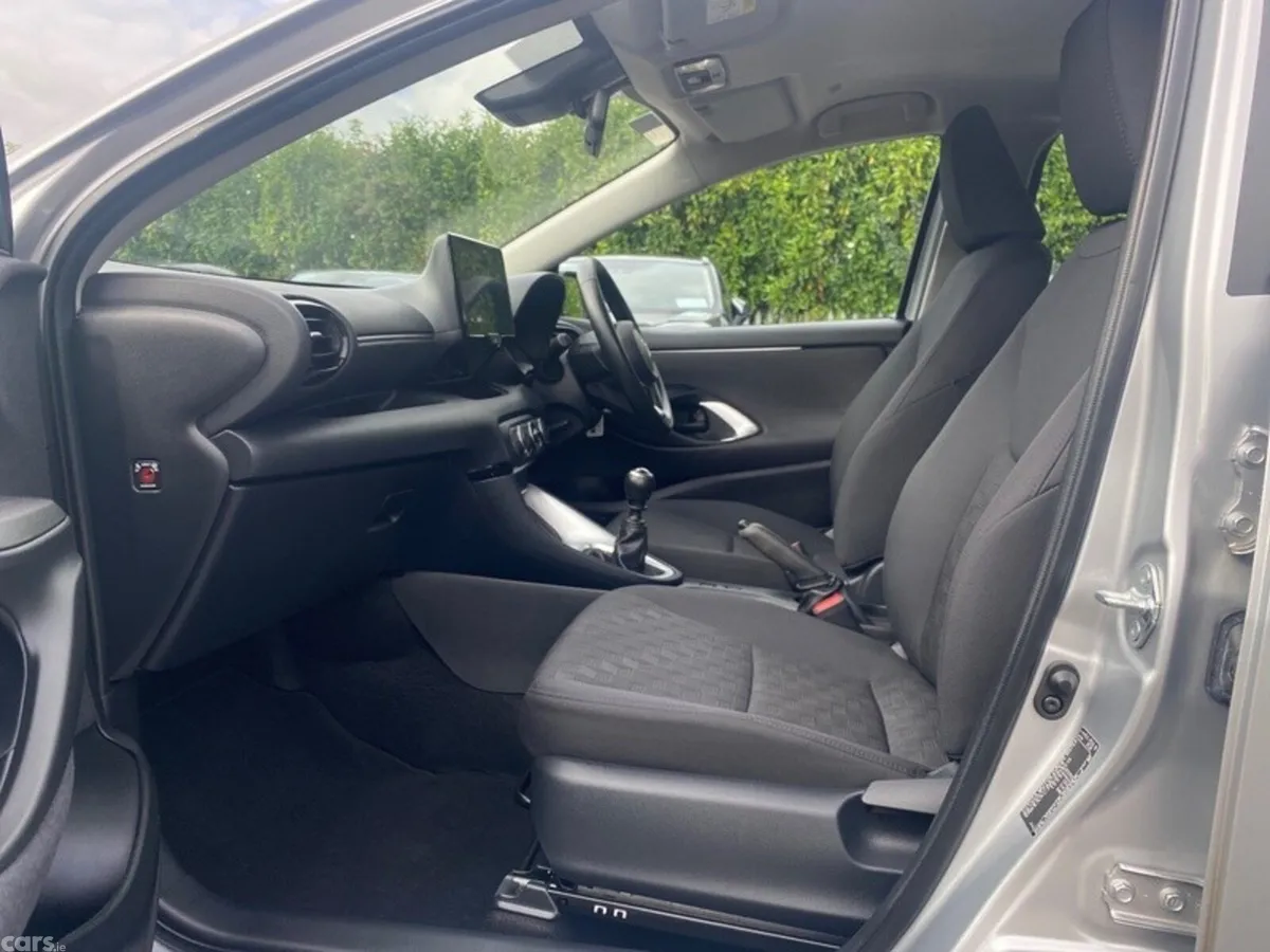 Toyota Yaris Hatchback, Petrol, 2024, Silver