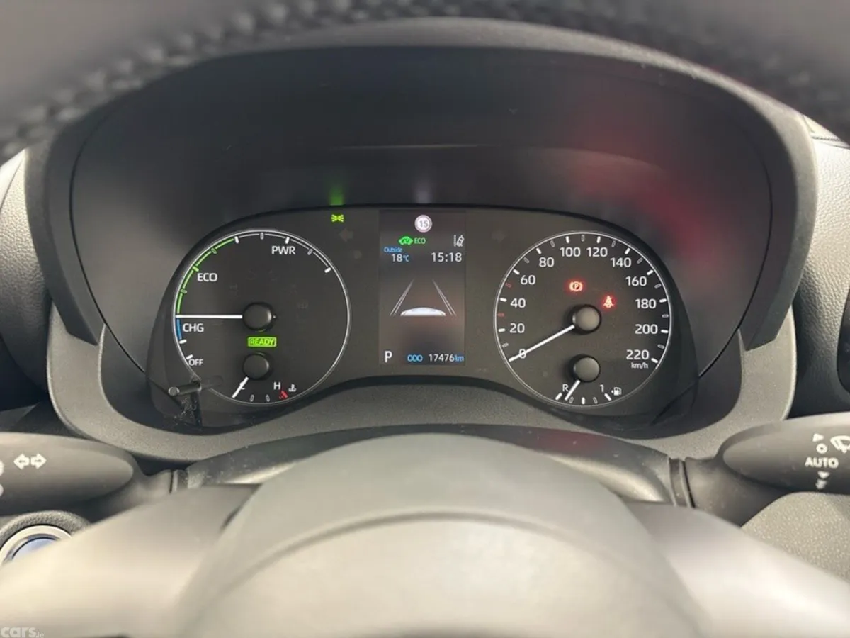 Toyota Yaris Hatchback, Petrol Hybrid, 2023, Silver
