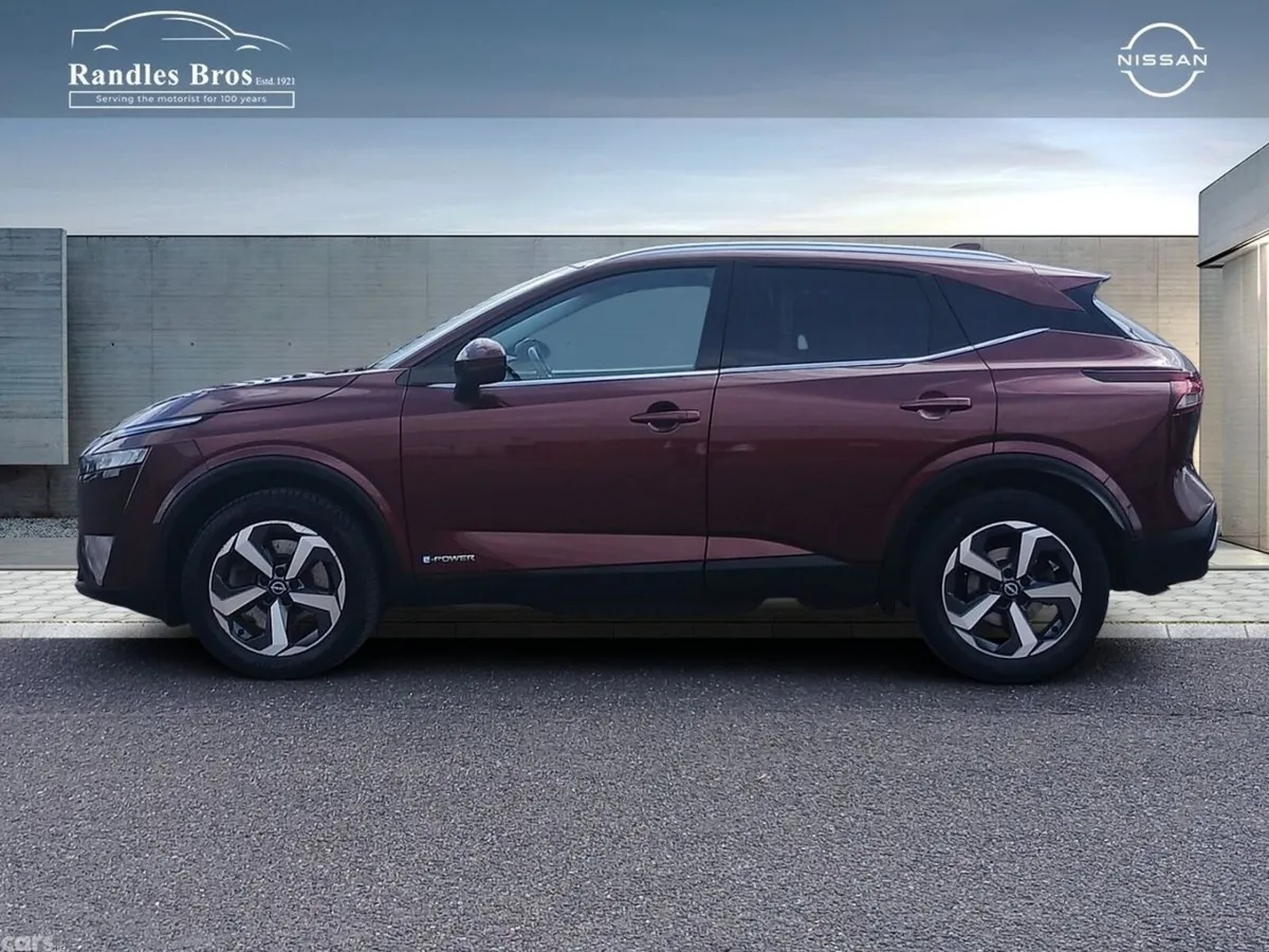 Nissan Qashqai MPV, Petrol Hybrid, 2023, Red