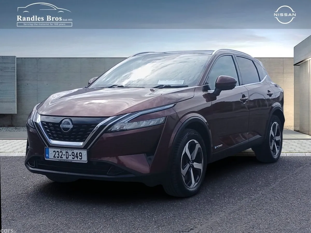 Nissan Qashqai MPV, Petrol Hybrid, 2023, Red