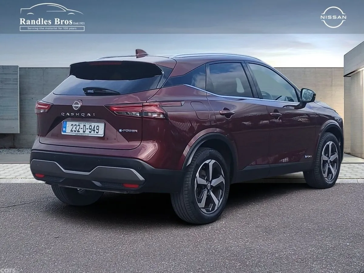 Nissan Qashqai MPV, Petrol Hybrid, 2023, Red