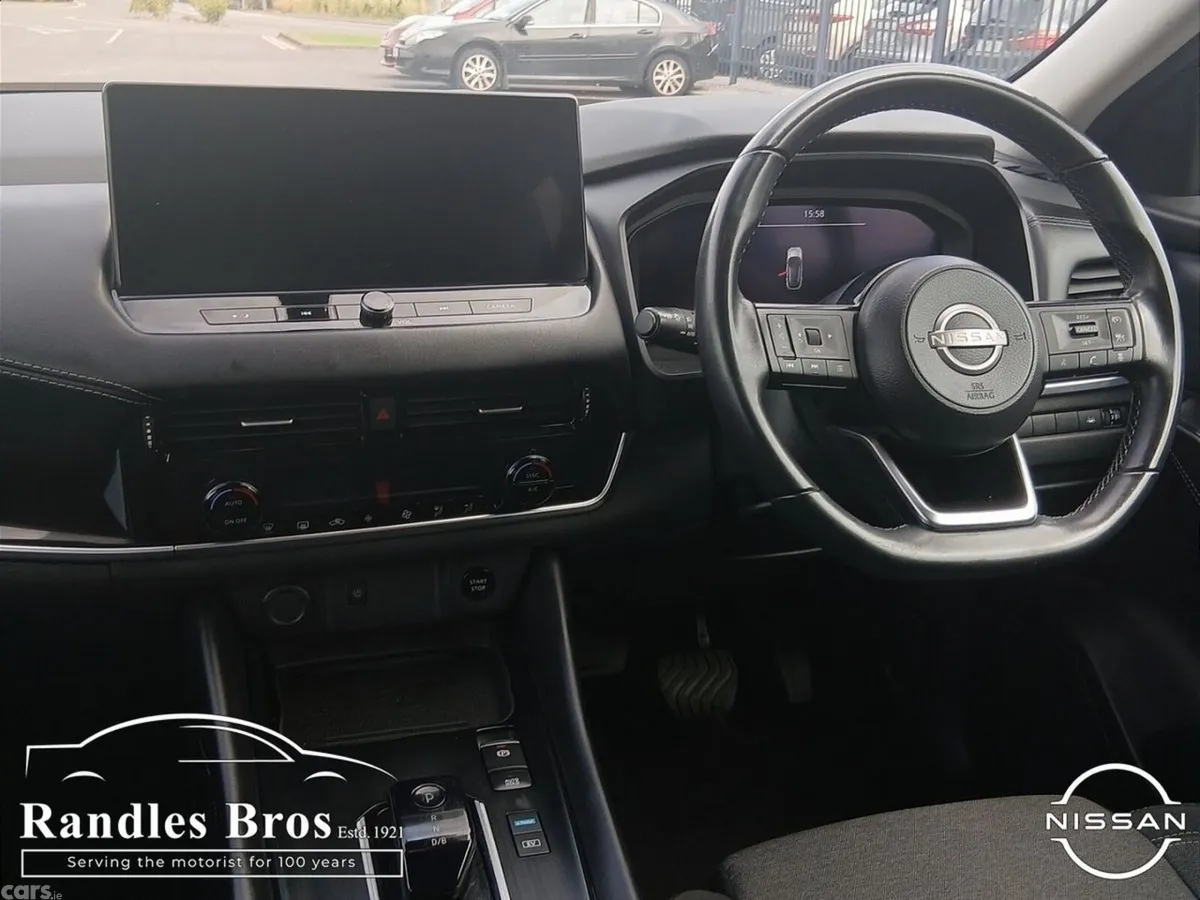 Nissan Qashqai MPV, Petrol Hybrid, 2023, Red