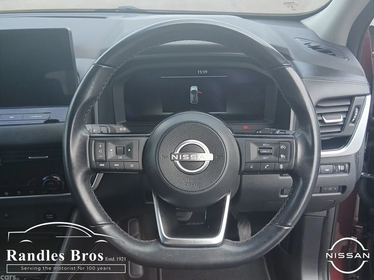 Nissan Qashqai MPV, Petrol Hybrid, 2023, Red
