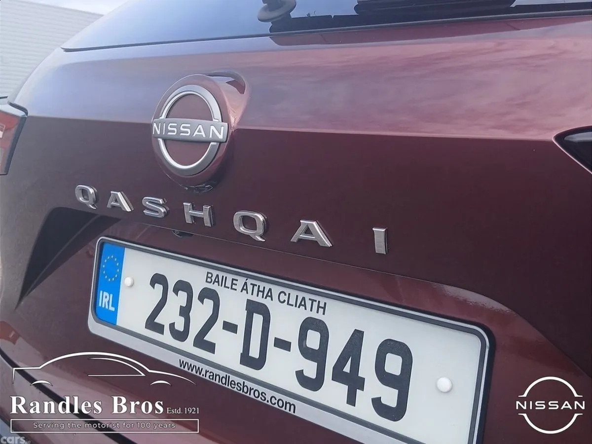 Nissan Qashqai MPV, Petrol Hybrid, 2023, Red