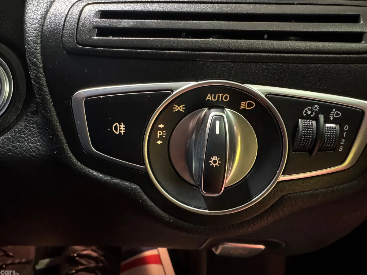 Mercedes-Benz C-Class Saloon, Petrol, 2019, Blue