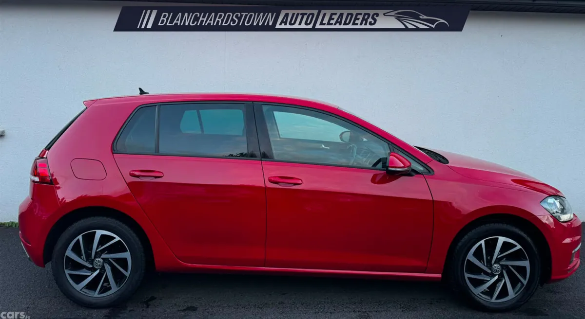 Volkswagen Golf Hatchback, Petrol, 2019, Red