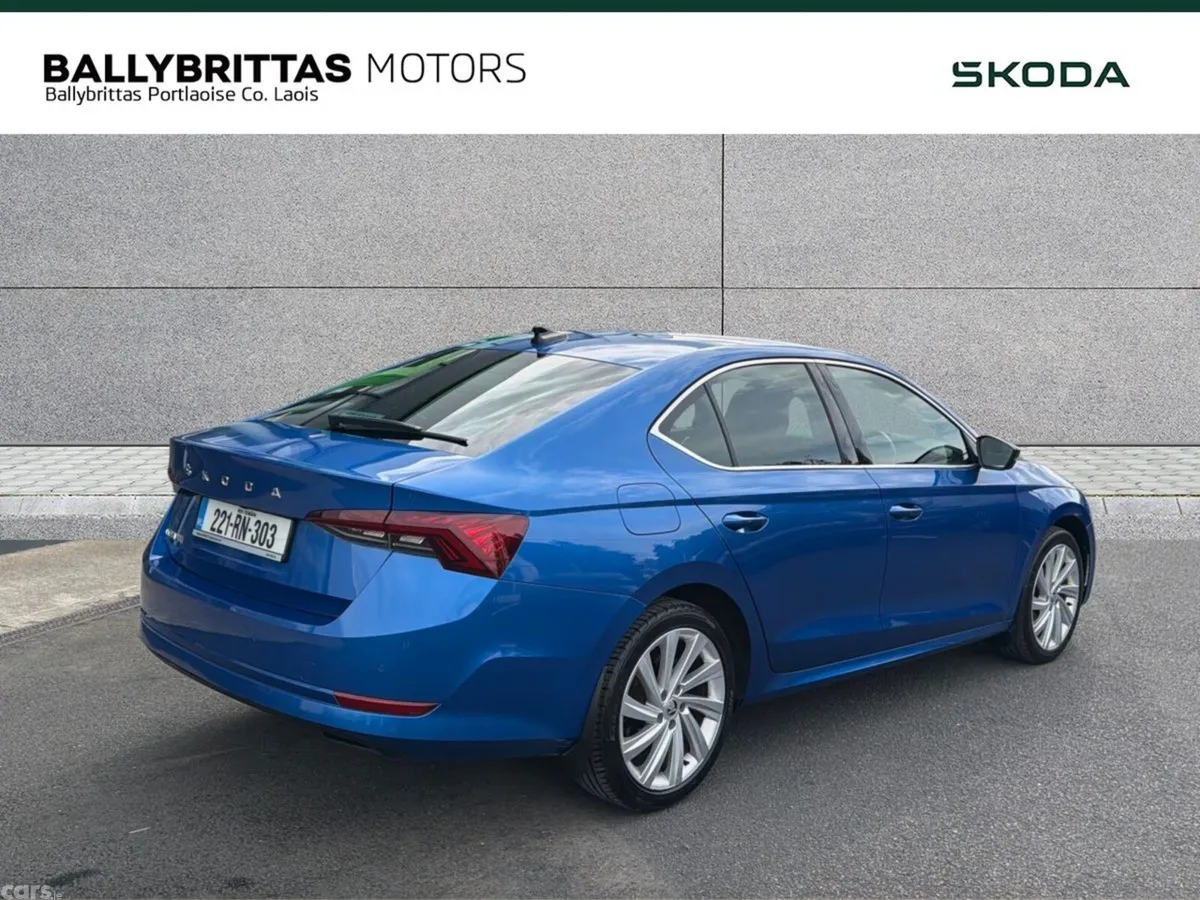 Skoda Octavia Saloon, Diesel, 2022, Blue