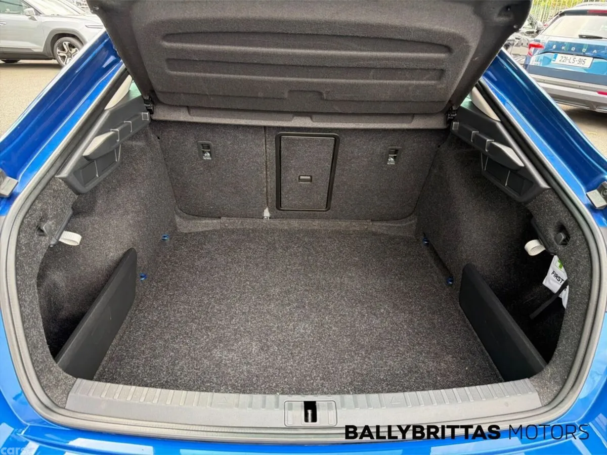Skoda Octavia Saloon, Diesel, 2022, Blue