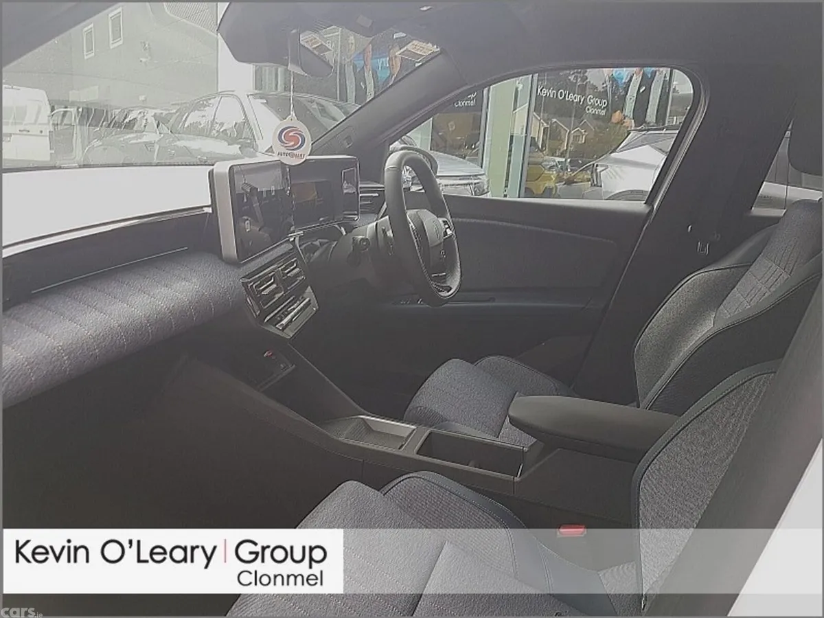 Renault 4 Hatchback, Electric, 2026, White