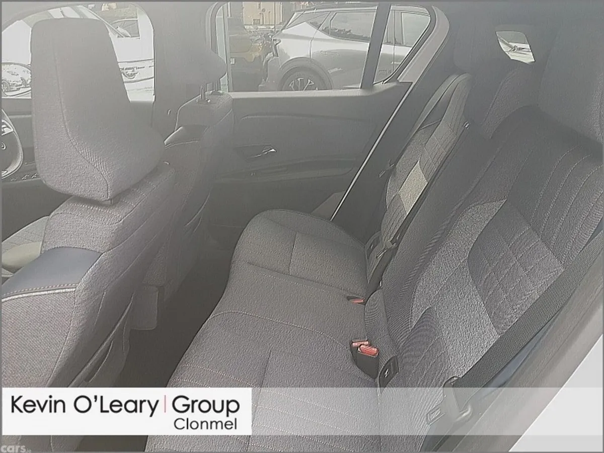Renault 4 Hatchback, Electric, 2026, White