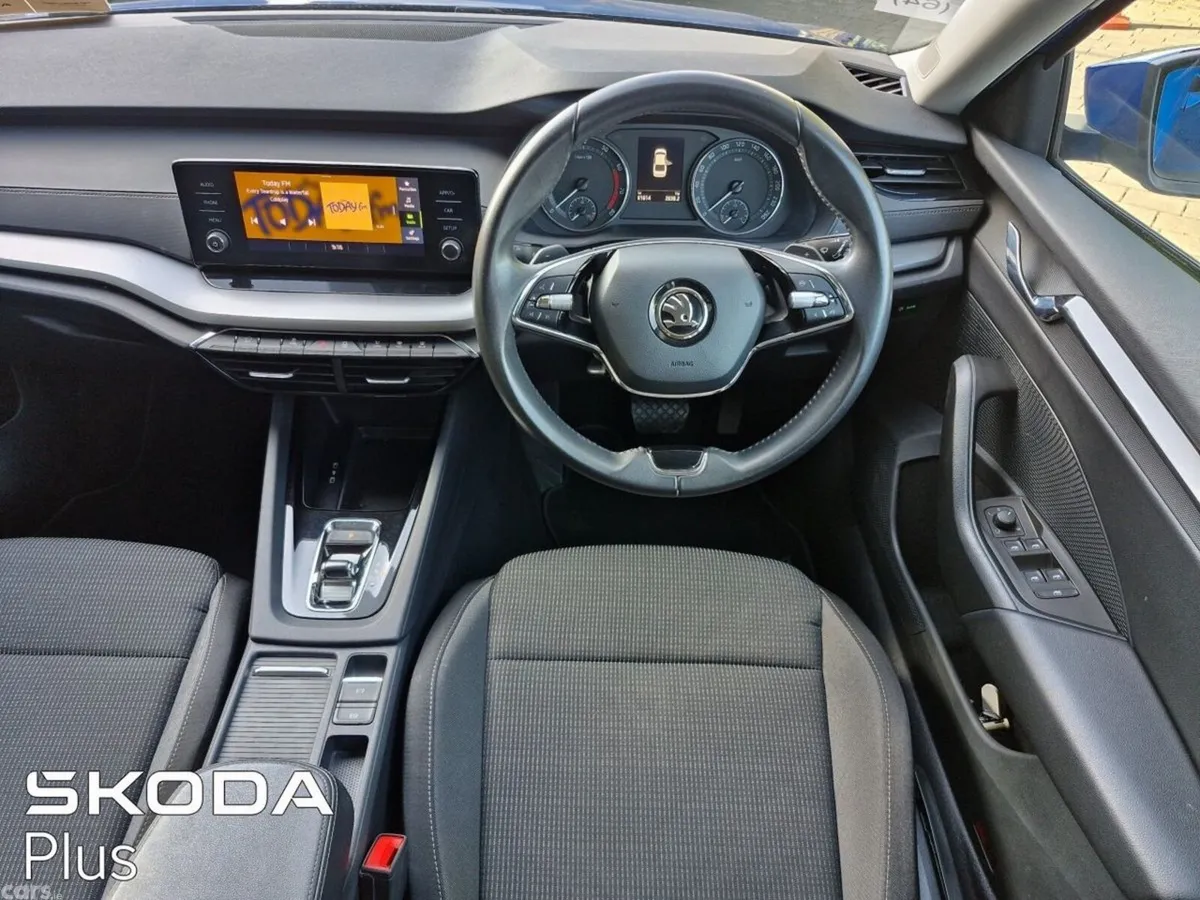Skoda Octavia Saloon, Petrol Hybrid, 2024, Blue