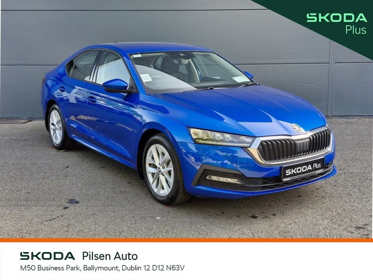 Skoda Octavia Saloon, Petrol Hybrid, 2024, Blue