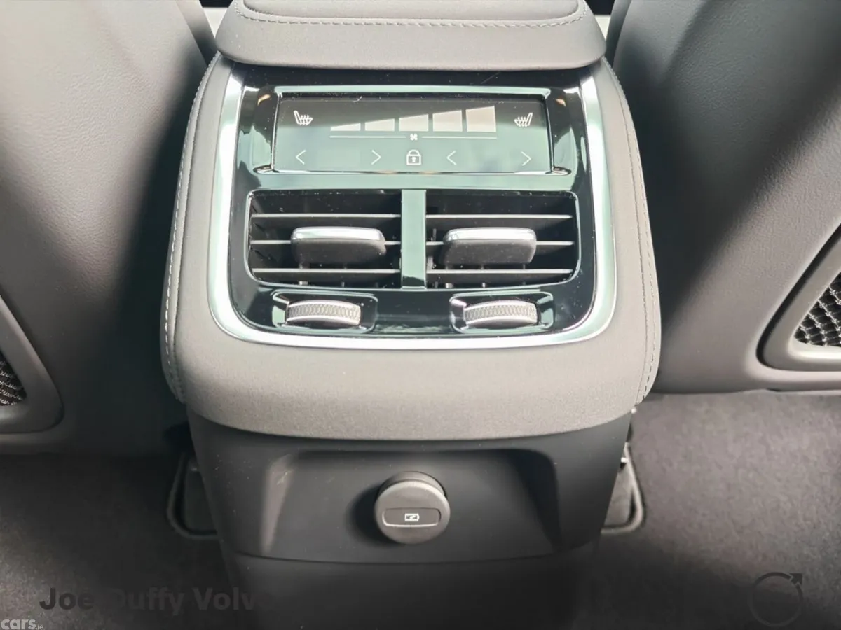 Volvo XC90 SUV, Petrol Plug-in Hybrid, 2026, Grey