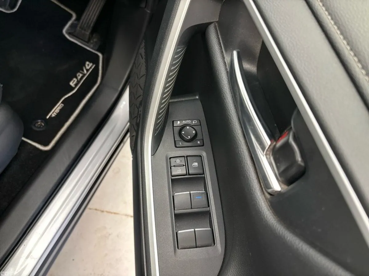 Toyota RAV4 SUV, Petrol Hybrid, 2022, Grey