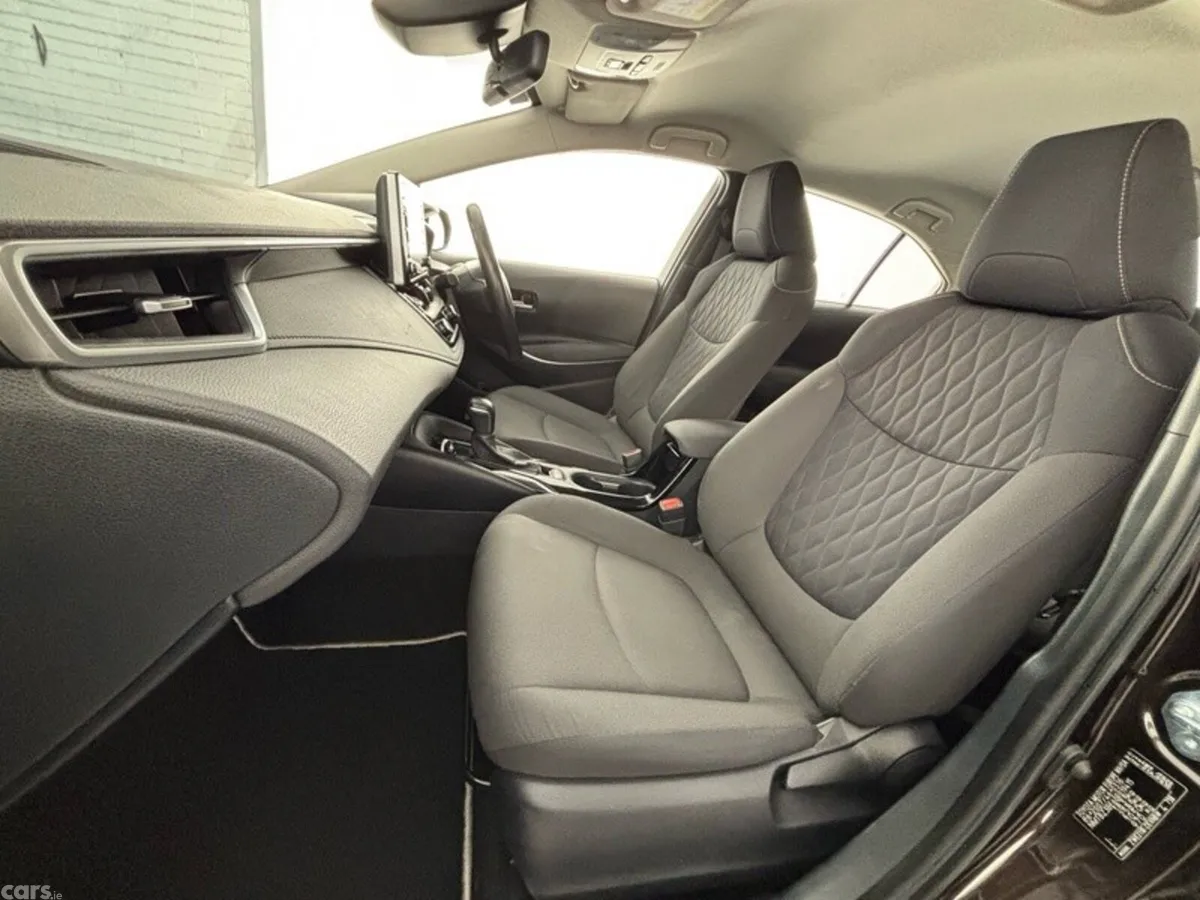 Toyota Corolla Saloon, Petrol Hybrid, 2019, Brown