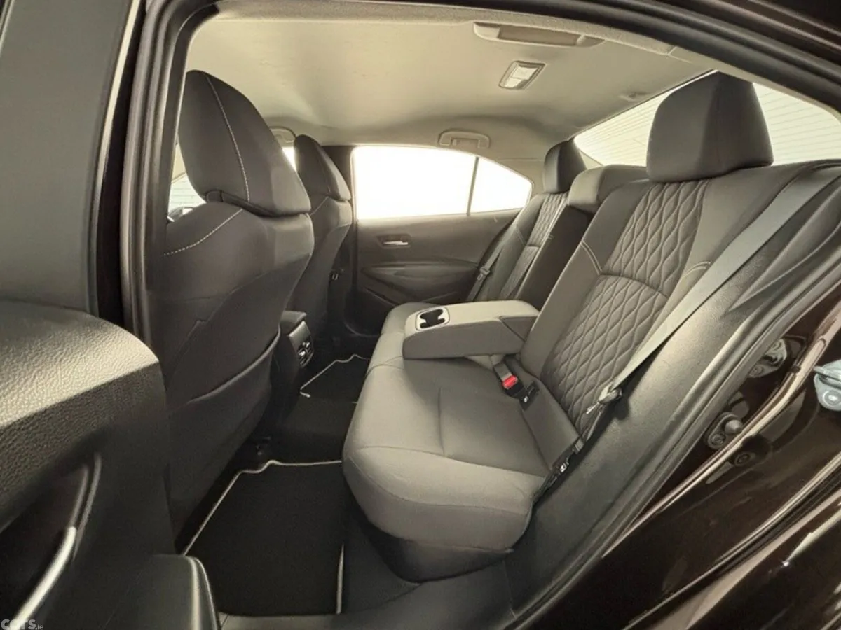 Toyota Corolla Saloon, Petrol Hybrid, 2019, Brown