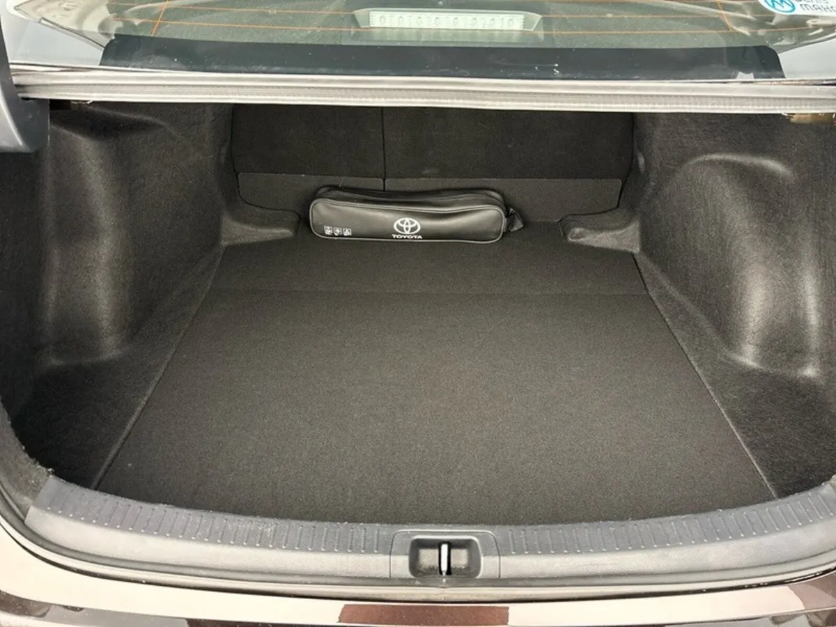 Toyota Corolla Saloon, Petrol Hybrid, 2019, Brown