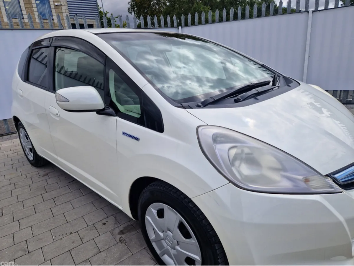 Honda Fit Hatchback, Petrol Hybrid, 2013, White