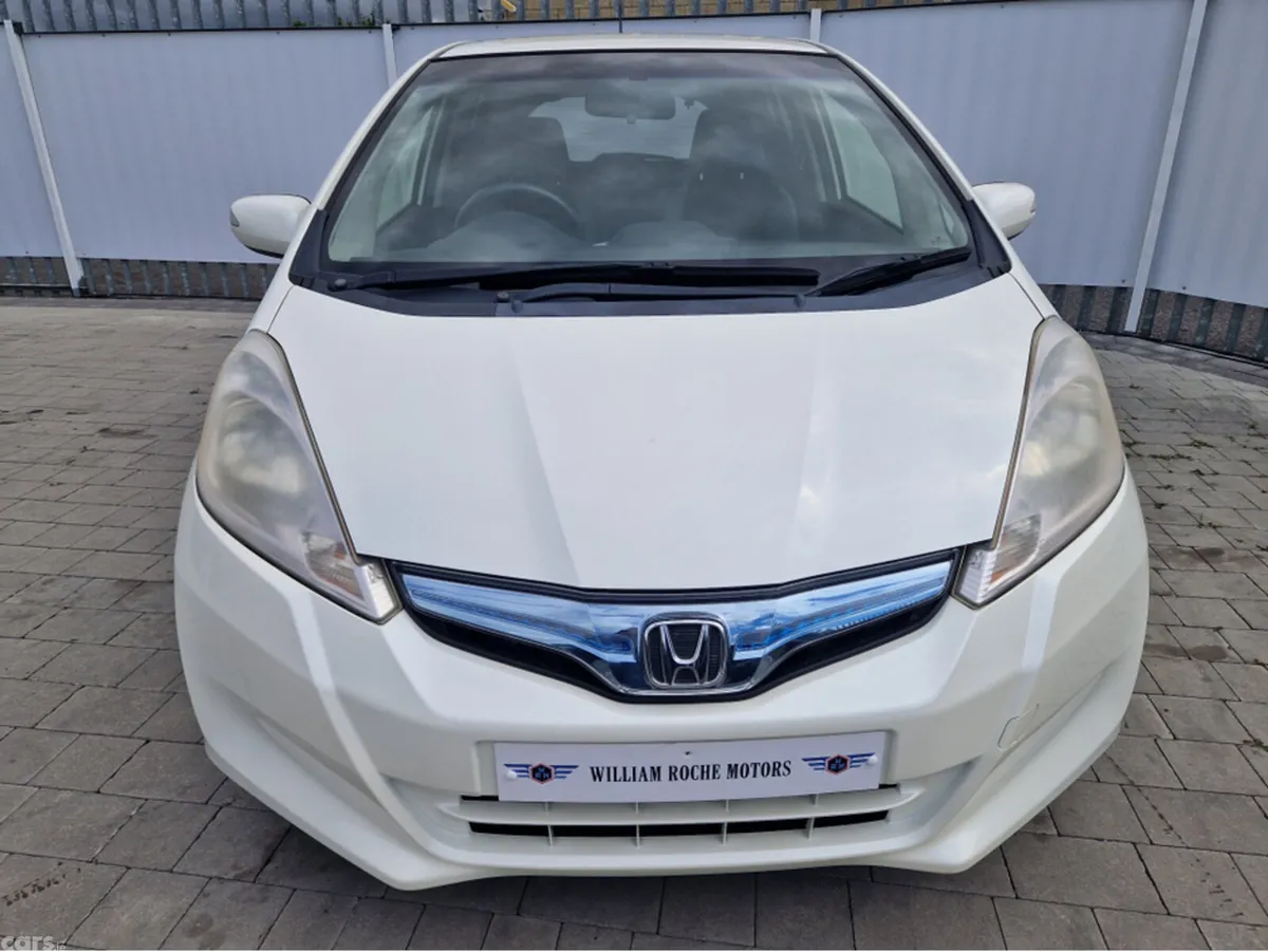 Honda Fit Hatchback, Petrol Hybrid, 2013, White