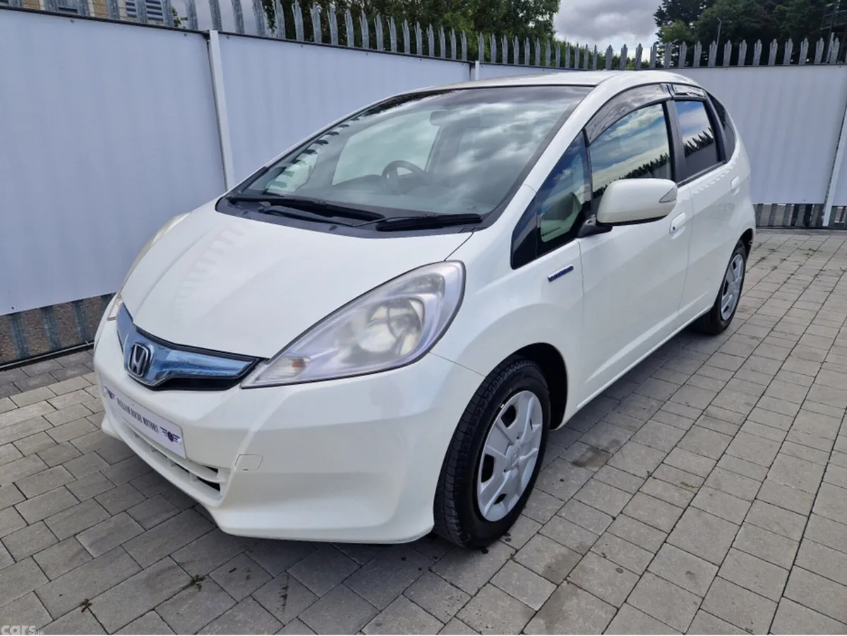 Honda Fit Hatchback, Petrol Hybrid, 2013, White