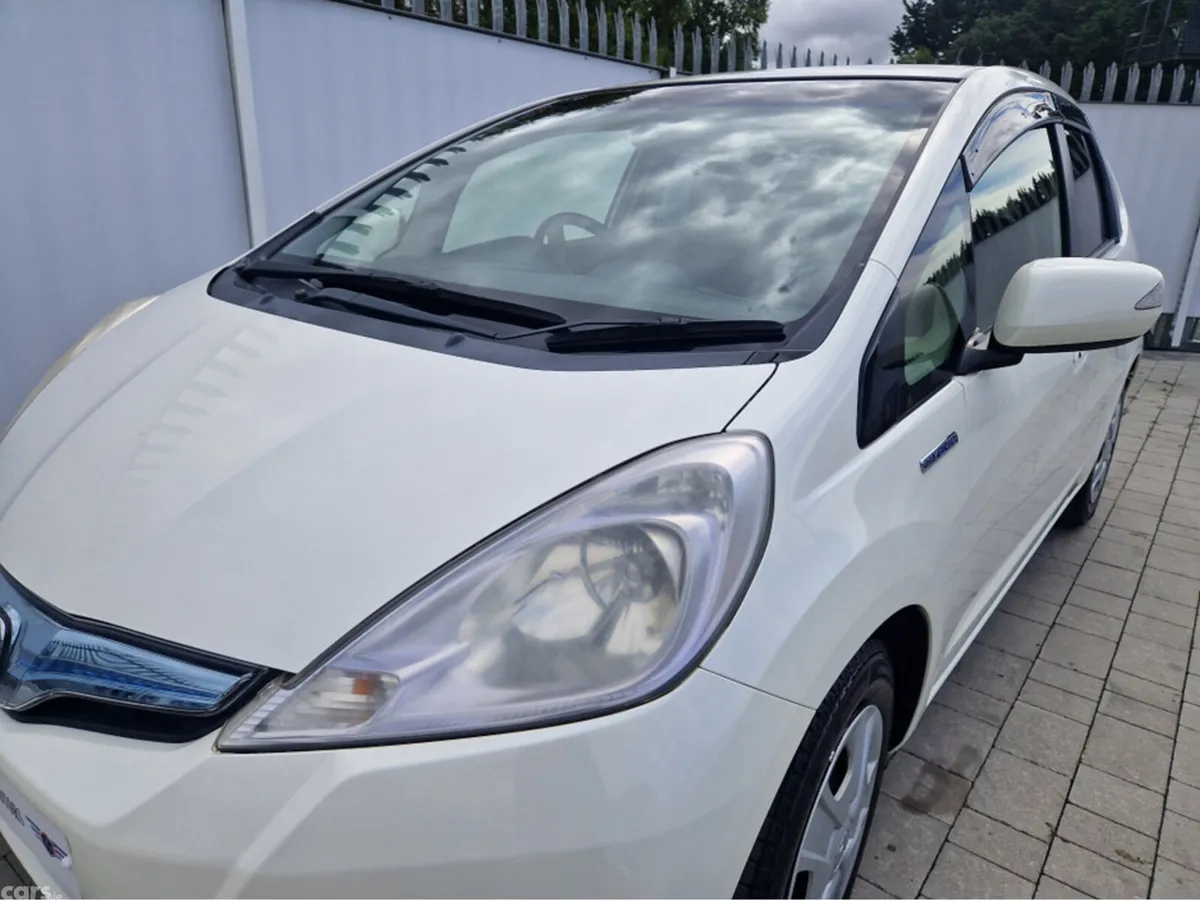 Honda Fit Hatchback, Petrol Hybrid, 2013, White