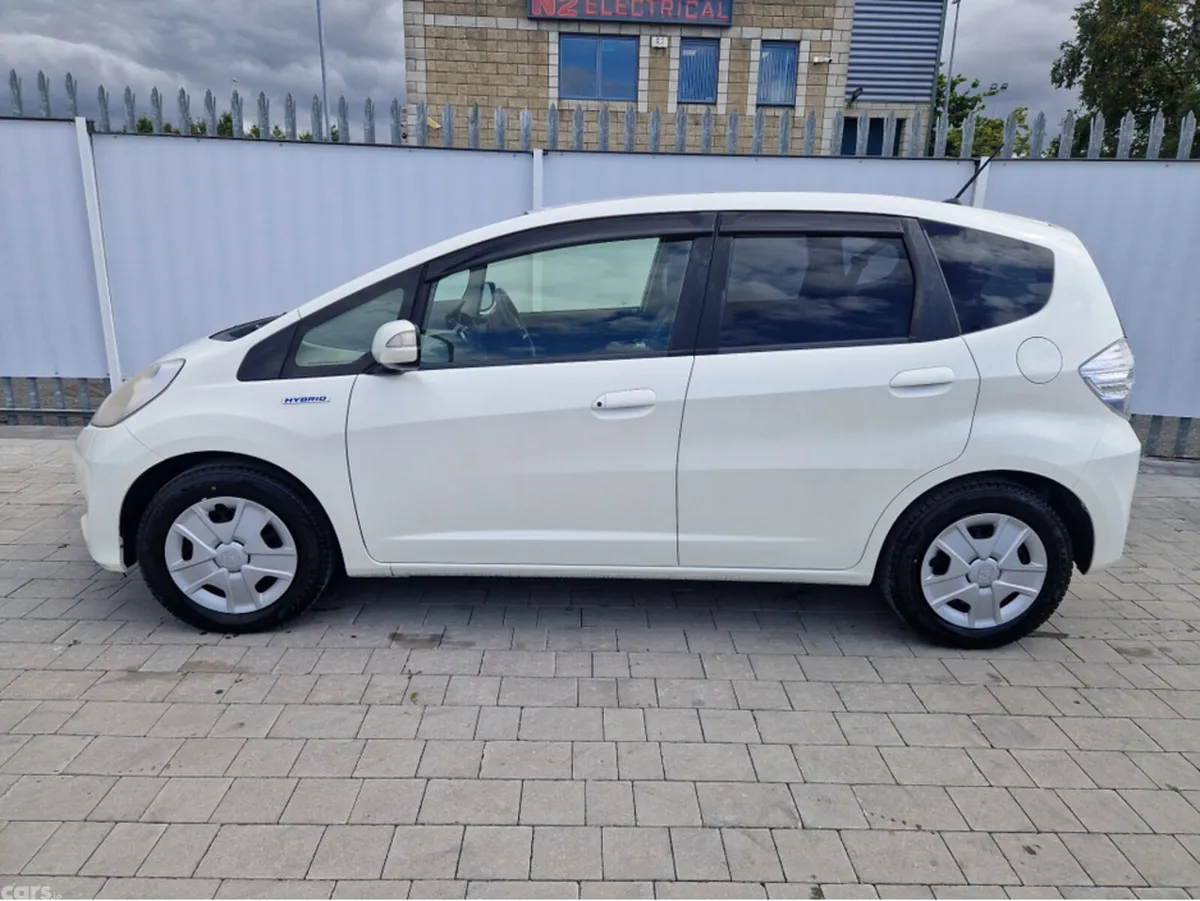 Honda Fit Hatchback, Petrol Hybrid, 2013, White