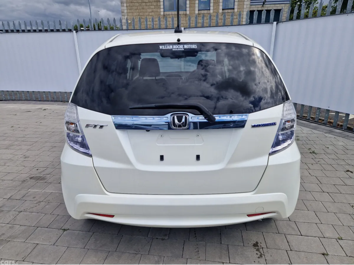 Honda Fit Hatchback, Petrol Hybrid, 2013, White
