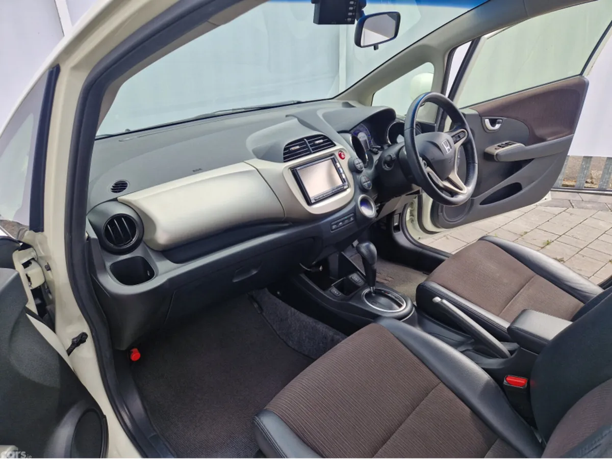 Honda Fit Hatchback, Petrol Hybrid, 2013, White