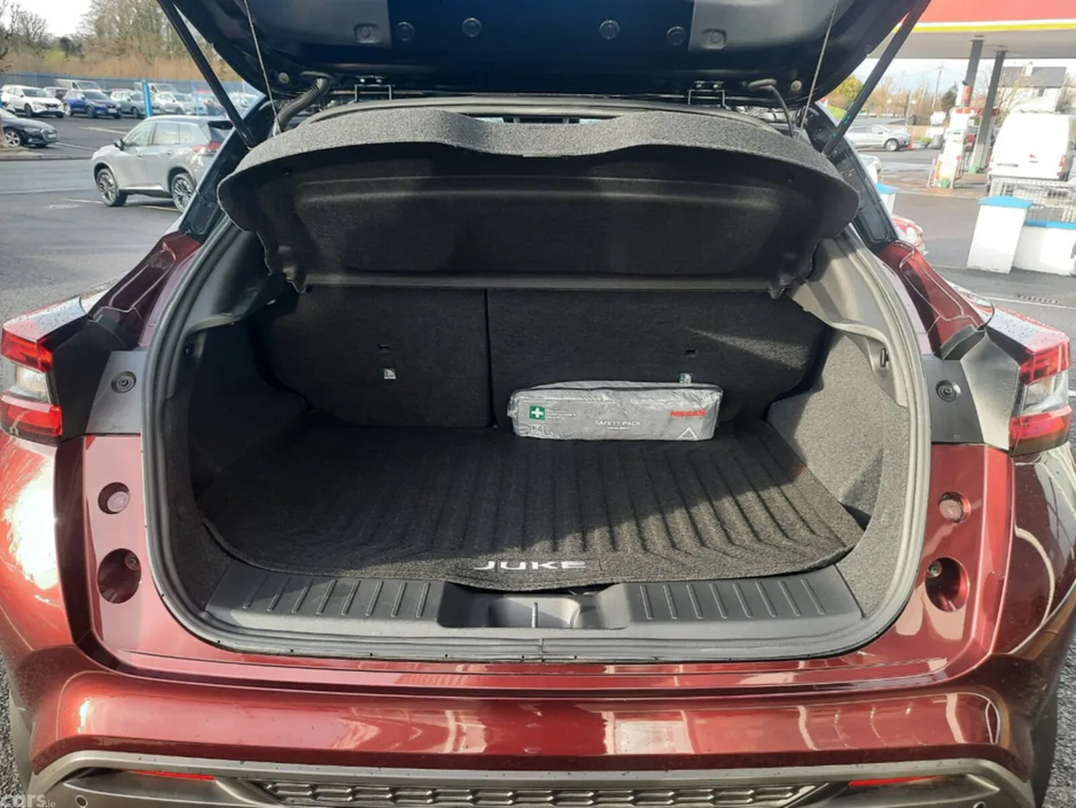 Nissan Juke MPV, Petrol, 2026, Red