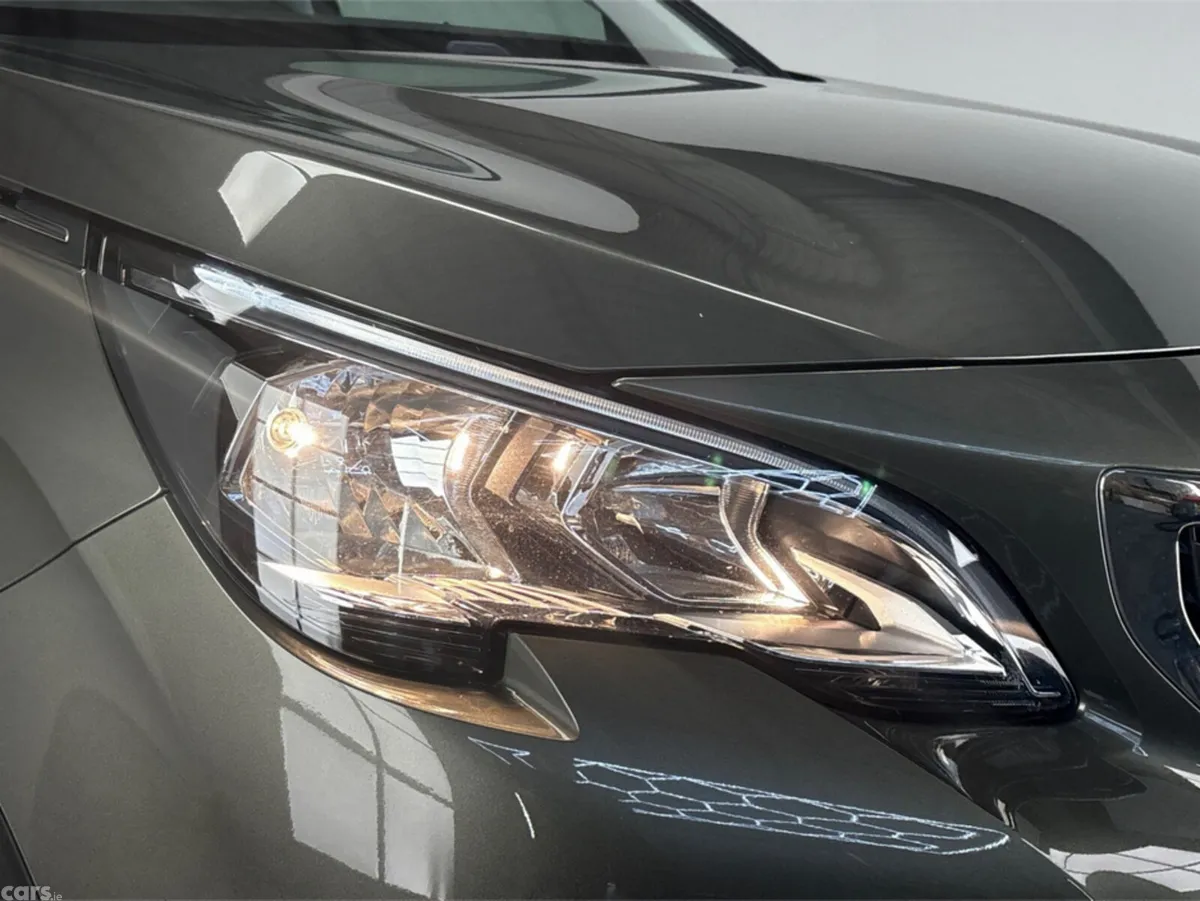 Peugeot 3008 MPV, Diesel, 2019, Grey
