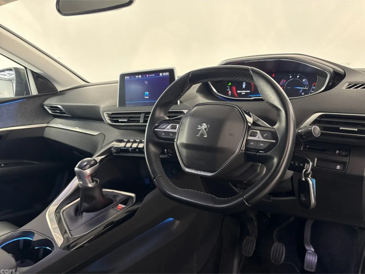 Peugeot 3008 MPV, Diesel, 2019, Grey