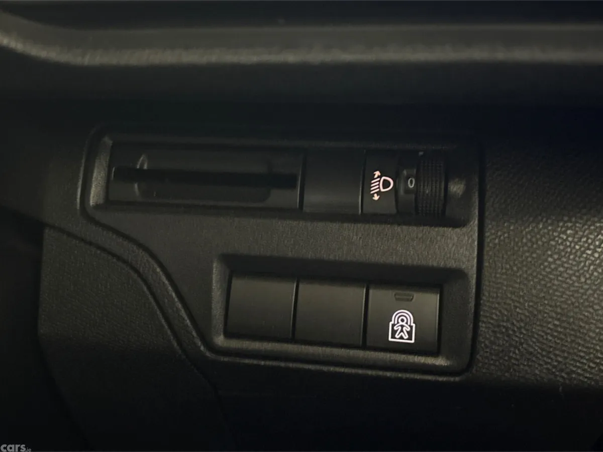 Peugeot 3008 MPV, Diesel, 2019, Grey