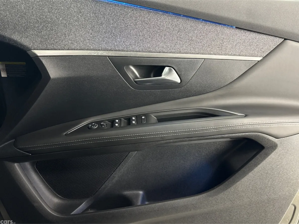 Peugeot 3008 MPV, Diesel, 2019, Grey