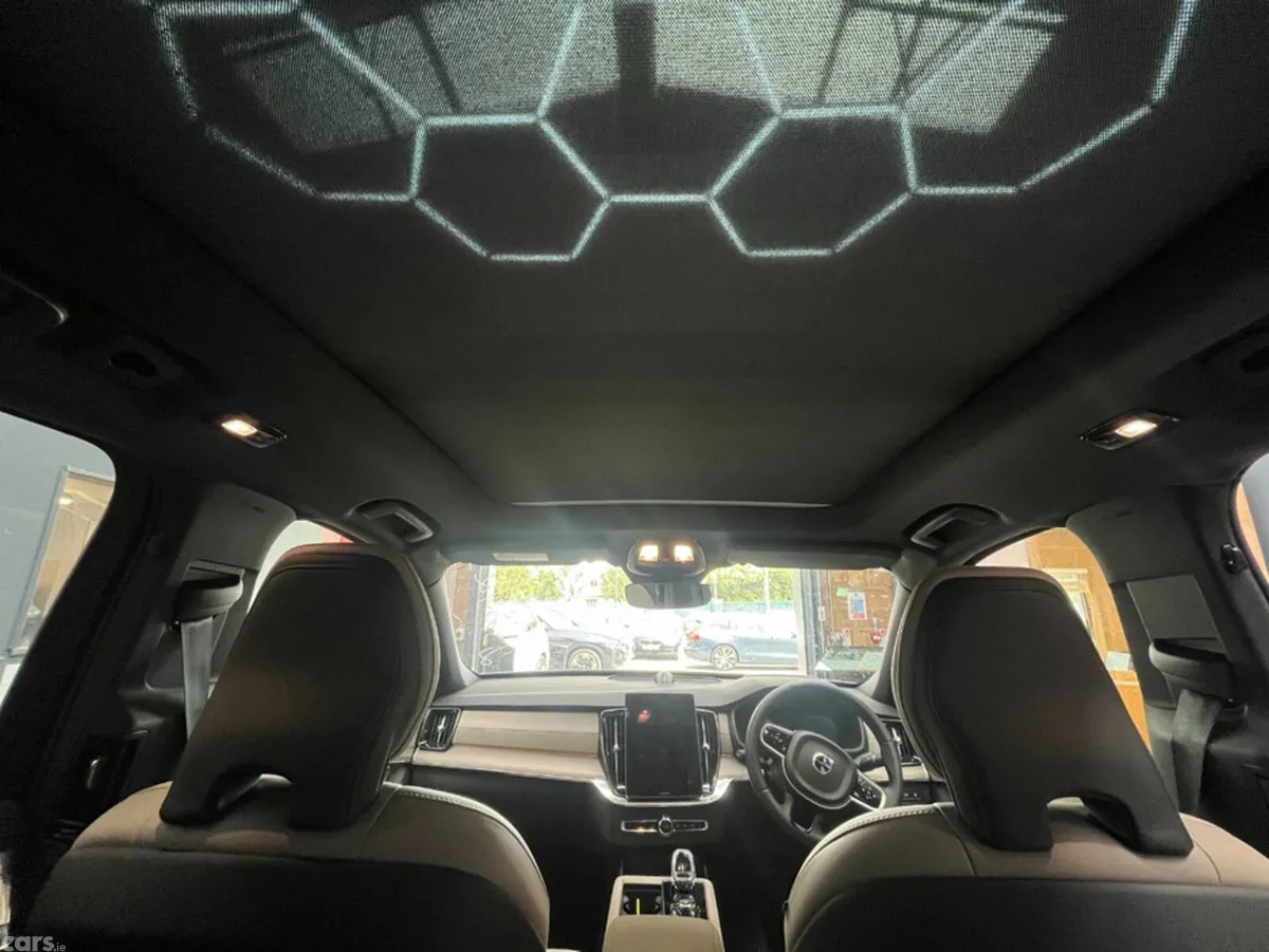 Volvo XC90 SUV, Petrol Hybrid, 2025, White