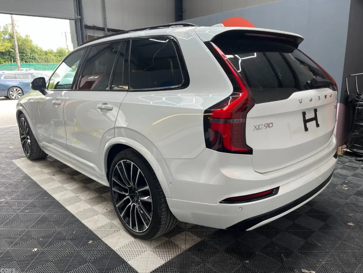 Volvo XC90 SUV, Petrol Hybrid, 2025, White