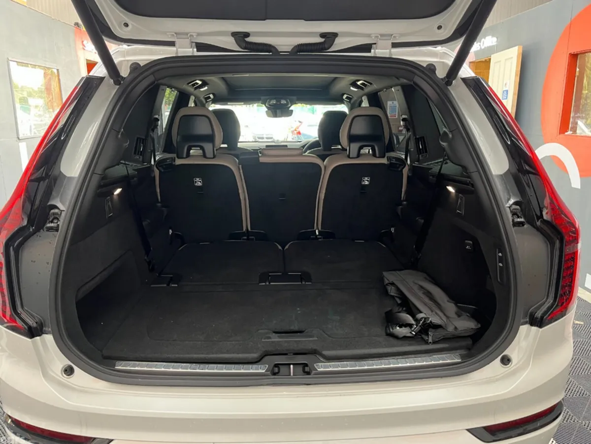 Volvo XC90 SUV, Petrol Hybrid, 2025, White