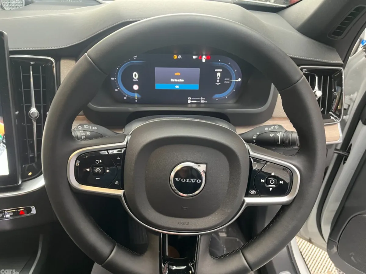 Volvo XC90 SUV, Petrol Hybrid, 2025, White