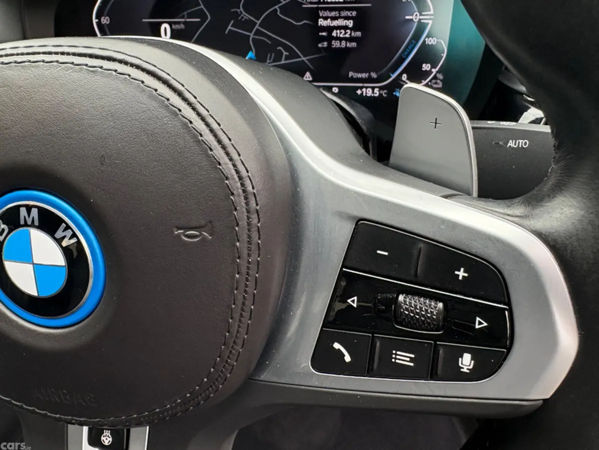 BMW 5-Series Saloon, Petrol Plug-in Hybrid, 2022, Blue