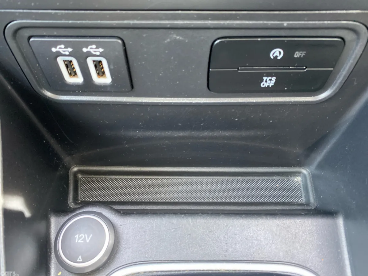Ford EcoSport Hatchback, Petrol, 2018, Blue