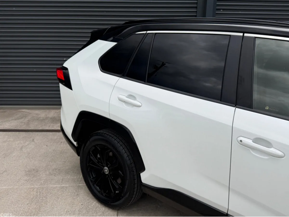 Toyota RAV4 SUV, Petrol Hybrid, 2024, White