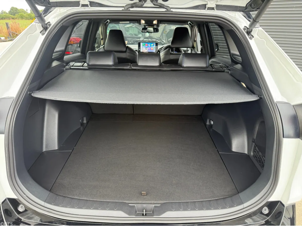 Toyota RAV4 SUV, Petrol Hybrid, 2024, White