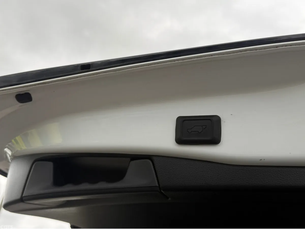 Toyota RAV4 SUV, Petrol Hybrid, 2024, White