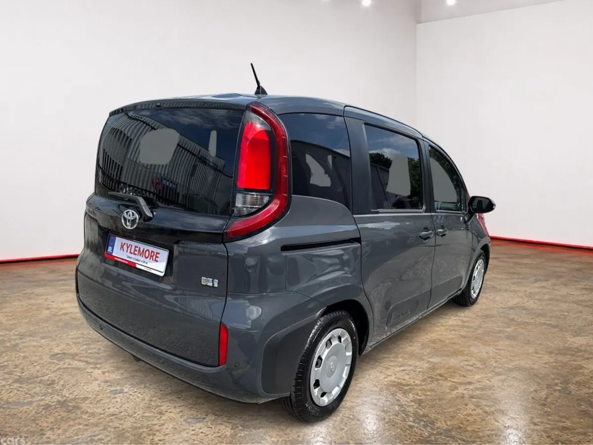 Toyota Sienta MPV, Petrol Hybrid, 2023, Grey