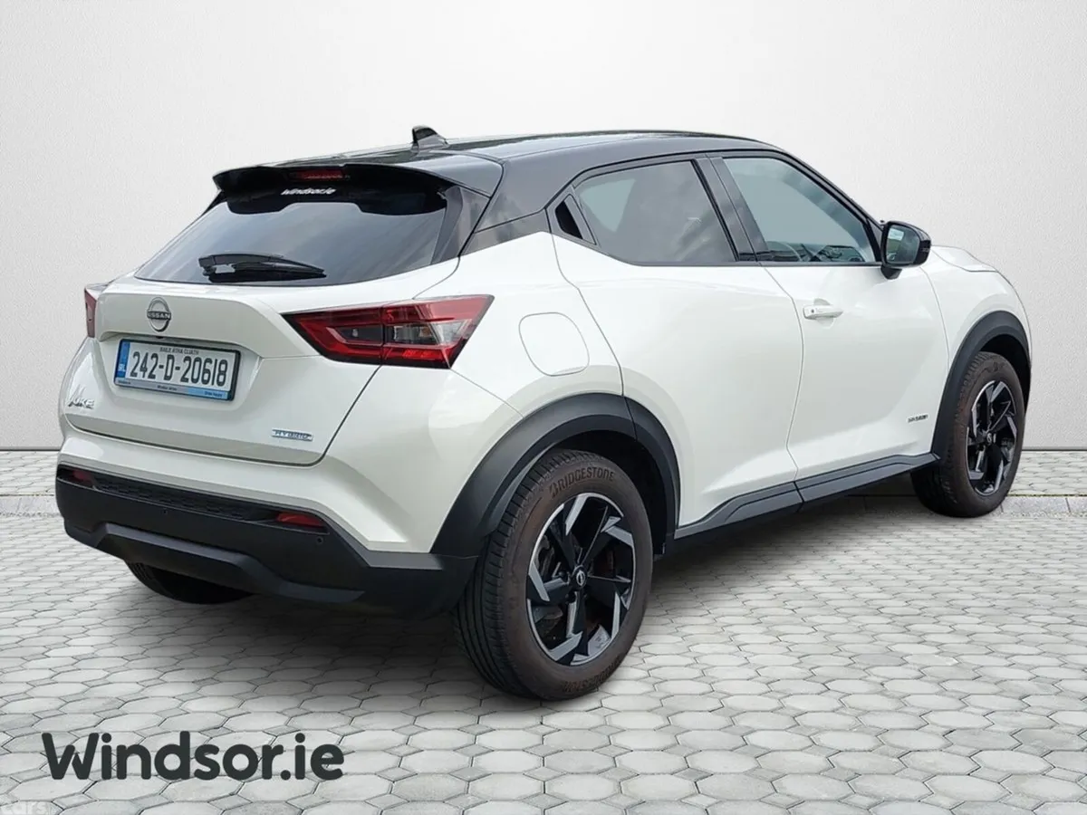 Nissan Juke SUV, Petrol Hybrid, 2024, White