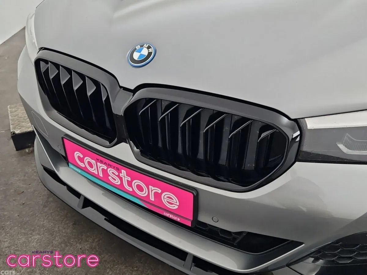 BMW 5-Series Saloon, Petrol Plug-in Hybrid, 2023, Grey