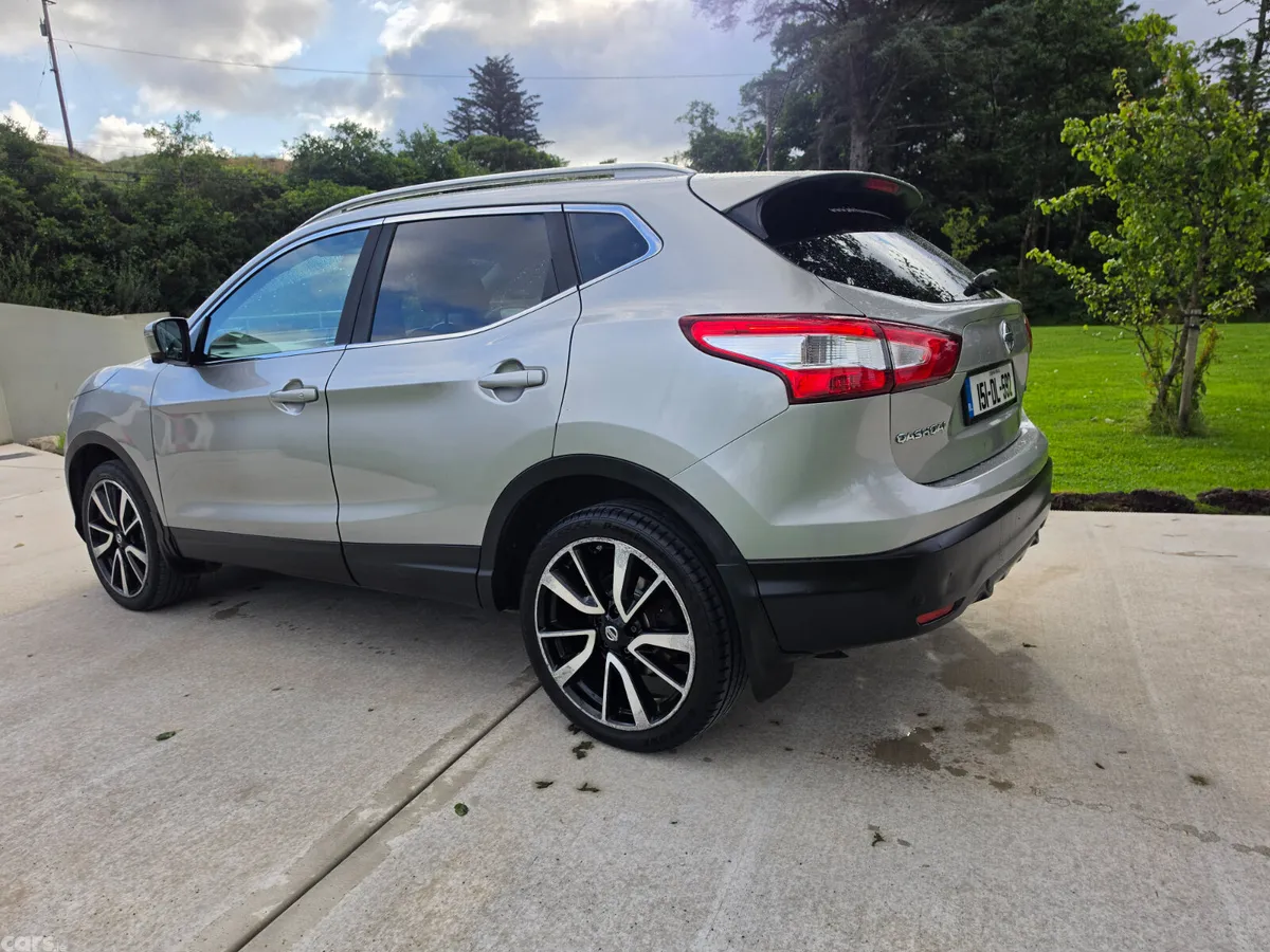 Nissan Qashqai Hatchback, Diesel, 2015, Silver