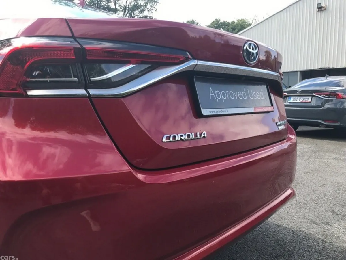 Toyota Corolla Saloon, Petrol Hybrid, 2023, Red