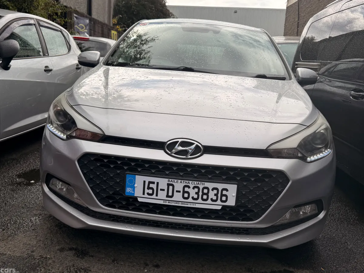 Hyundai i20 Hatchback, Petrol, 2015, Silver